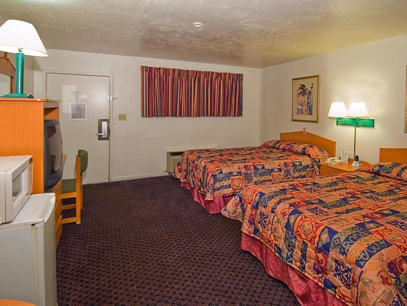 America'S Best Value Inn - غينزفيل، فلوريدا المظهر الخارجي الصورة