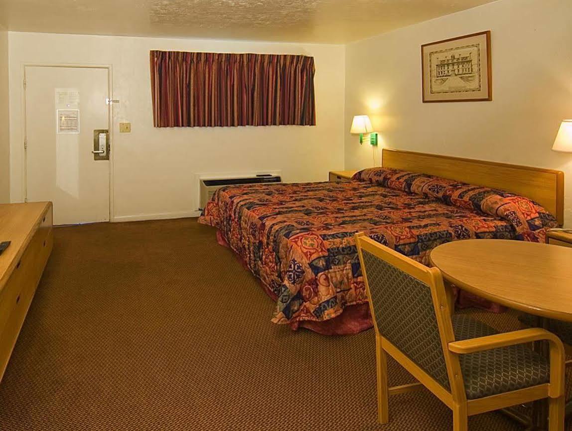 America'S Best Value Inn - غينزفيل، فلوريدا المظهر الخارجي الصورة