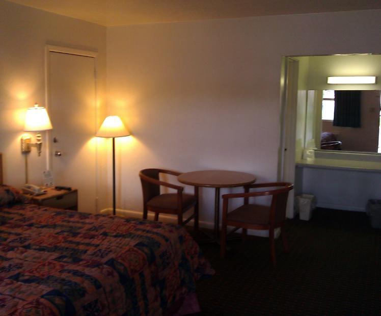 America'S Best Value Inn - غينزفيل، فلوريدا المظهر الخارجي الصورة